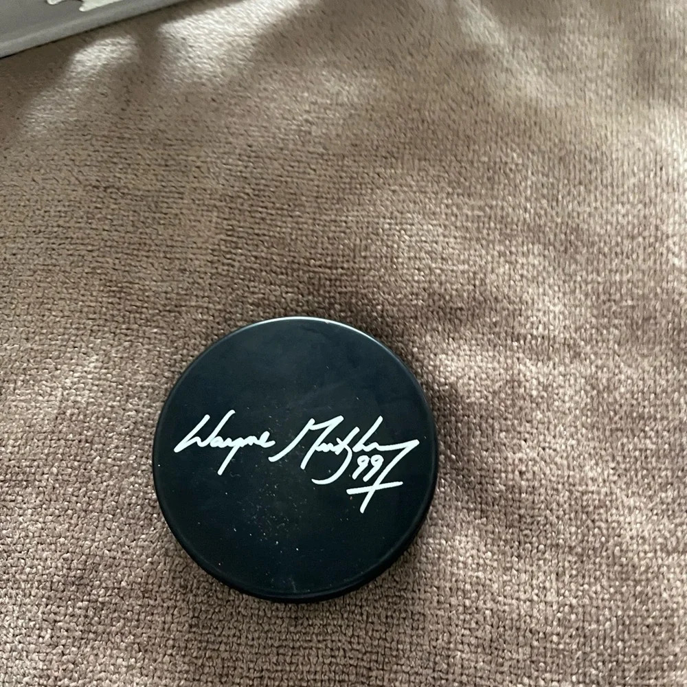 Wayne Gretzky Estates No. 99 Black Hockey Puck
